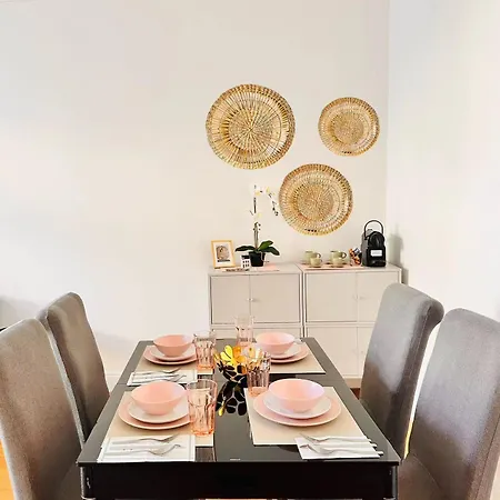 2 Bedrooms In Marais Apartment