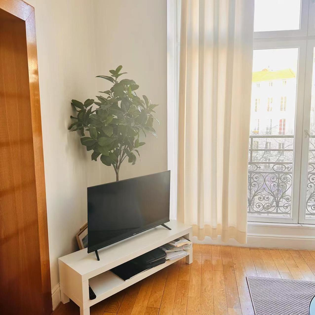 2 Bedrooms In Marais Paris